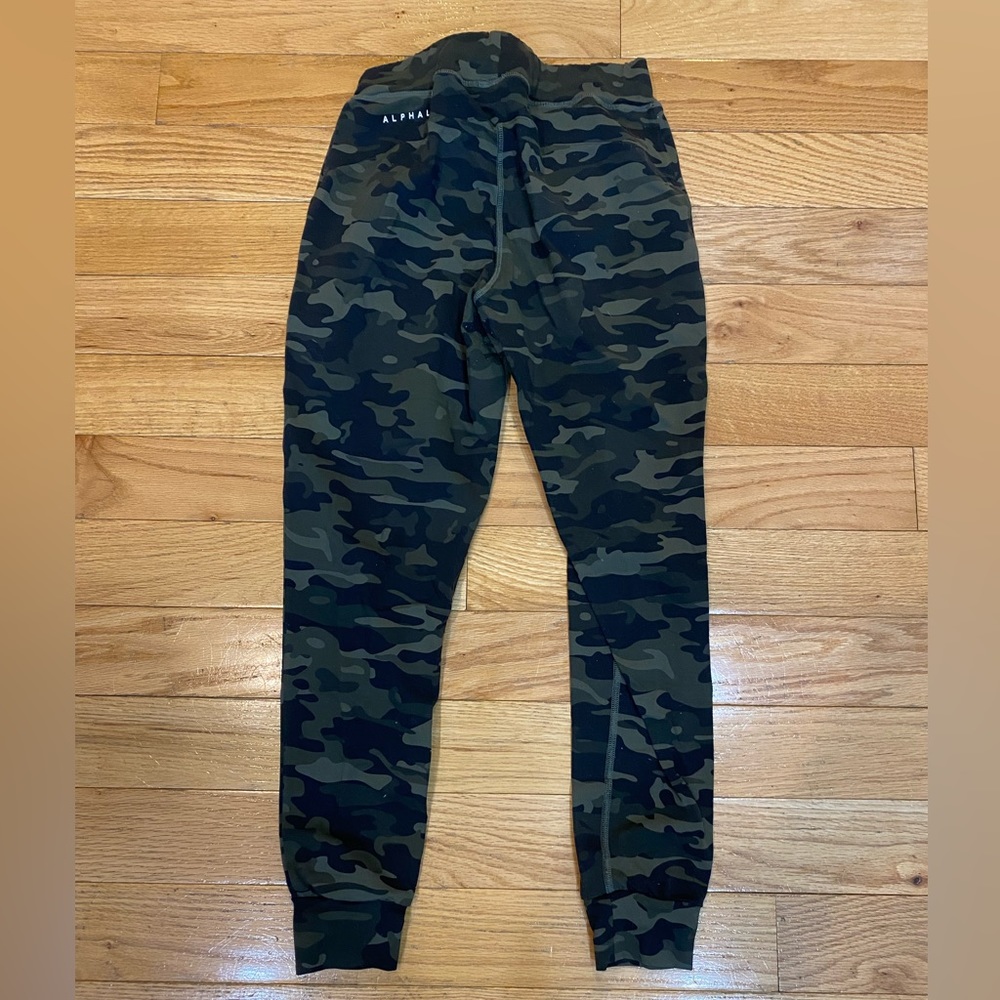 Alphalete Black/Green Camo Joggers Size S